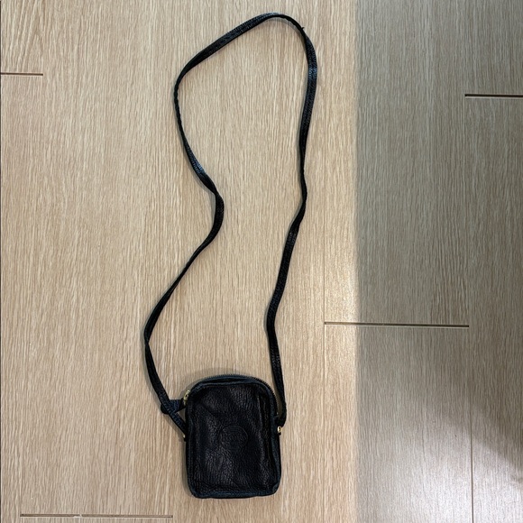 Roots genuine leather cross body small purse - Picture 2 of 3